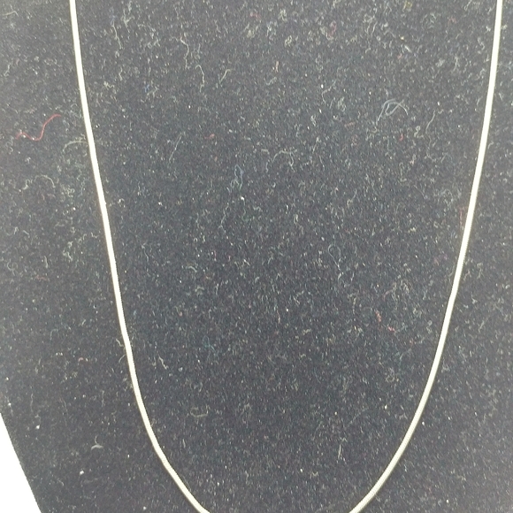 9.25 Silver Necklace - Picture 3 of 4